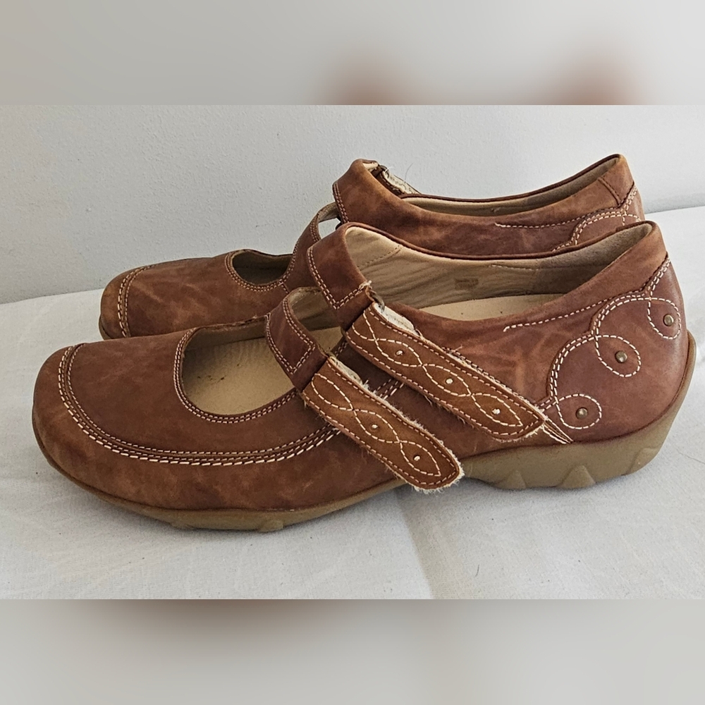 DUREA Womens Brown Leather Embroidered Iris Mary Jane Walking Shoes Sz 5 1/2